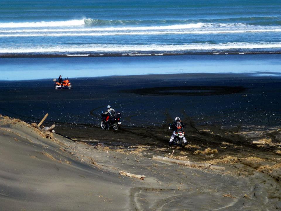 Acessing Muriwai Beach from Rimmer Road
