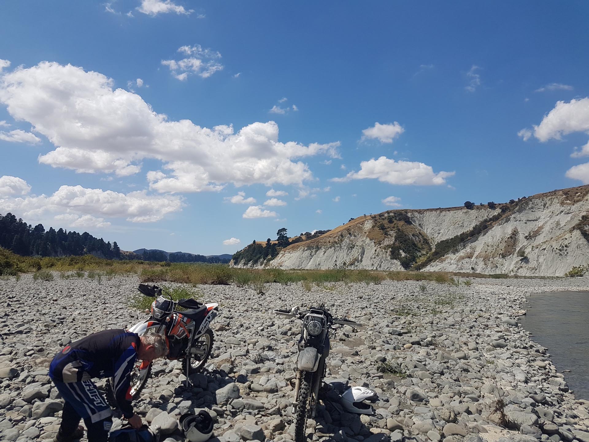 Some large rocks on Ngaruroro River