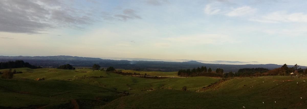 Looking back over SH39 and out to sea from Old Kaimai Road